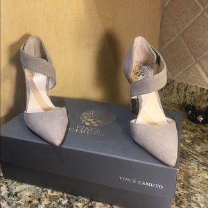 Brand new Vince camuto high shoes size 5.5